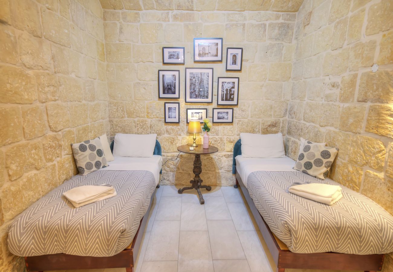 Casa en Hal Lija - Spacious Village Home with skylight EBAR1-1