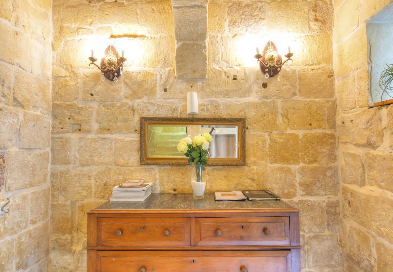 Casa en Hal Lija - Spacious Village Home with skylight EBAR1-1