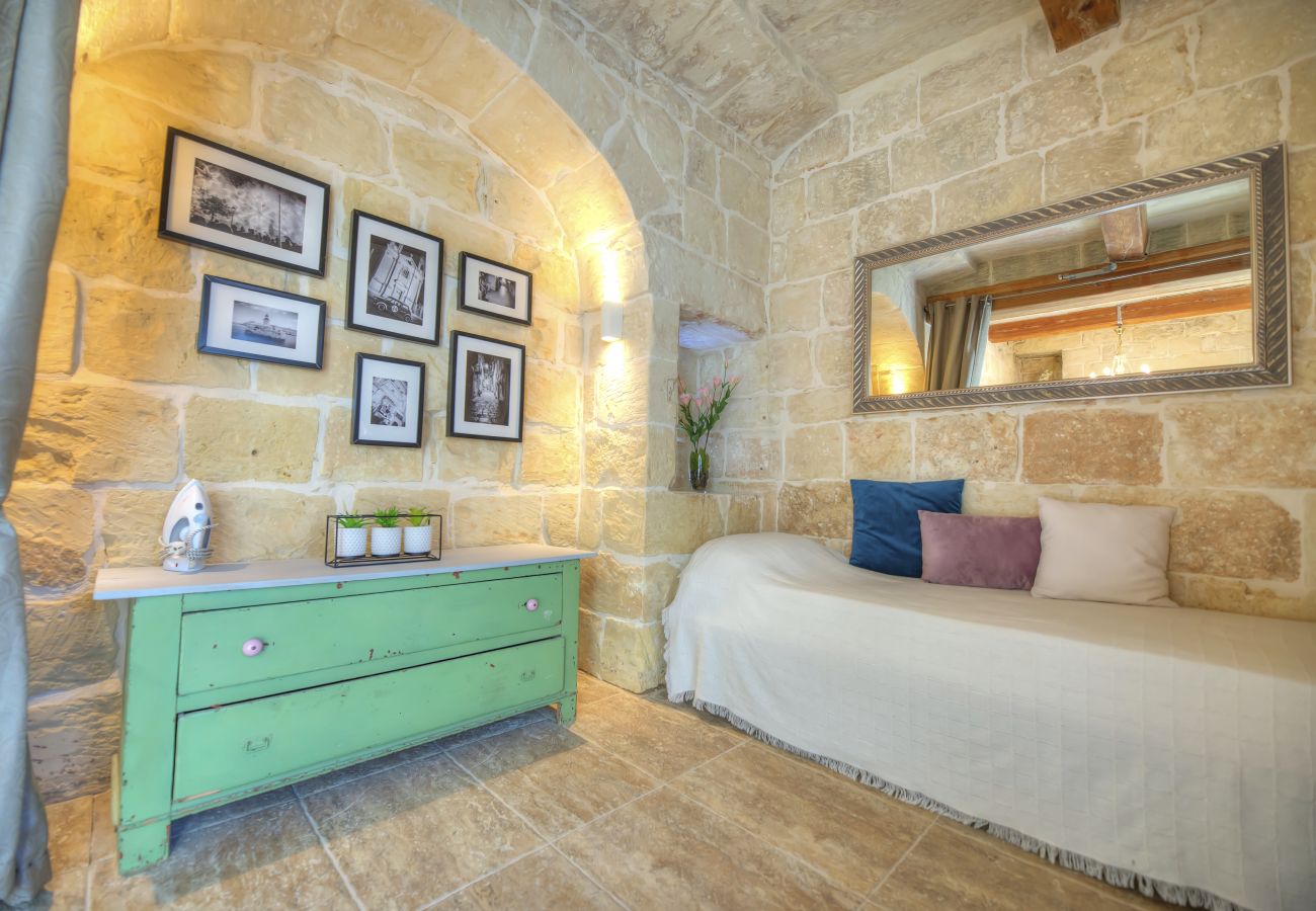 Casa en Hal Lija - Spacious Village Home with skylight EBAR1-1