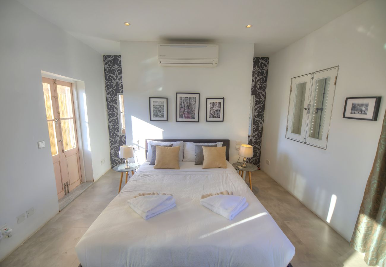 Casa en Hal Lija - Spacious Village Home with skylight EBAR1-1