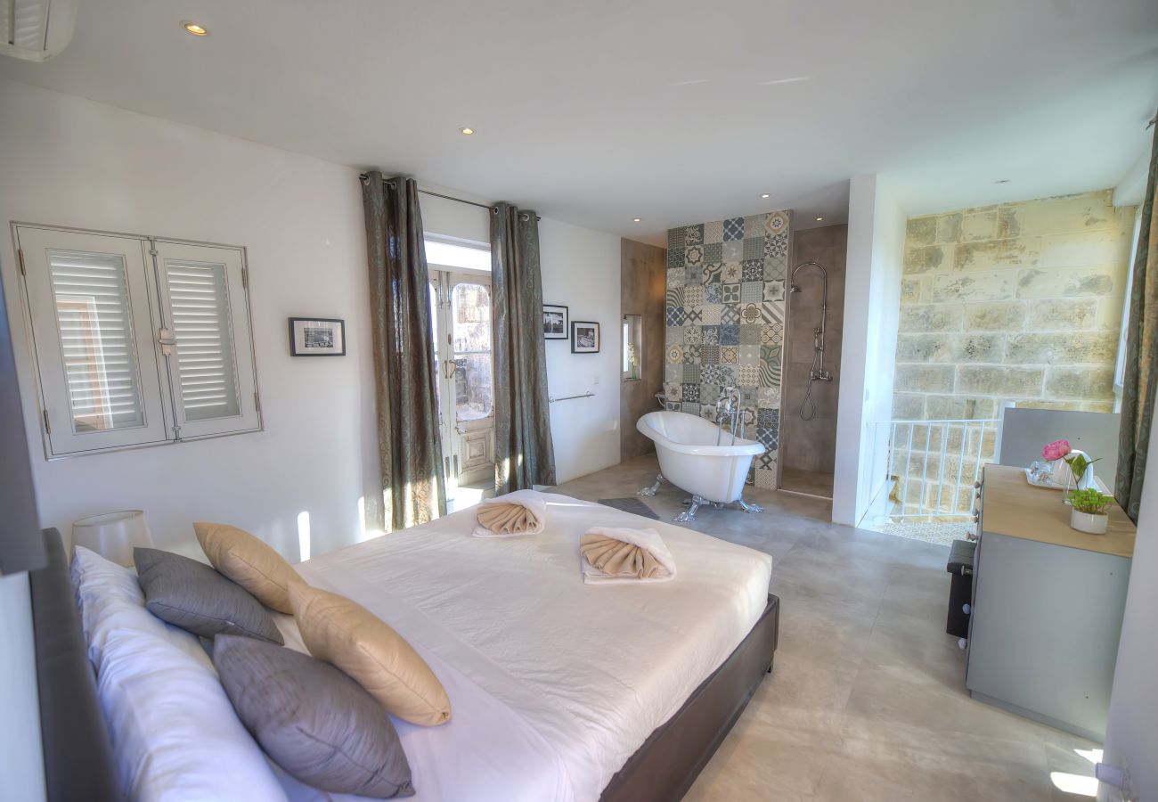 Casa en Hal Lija - Spacious Village Home with skylight EBAR1-1