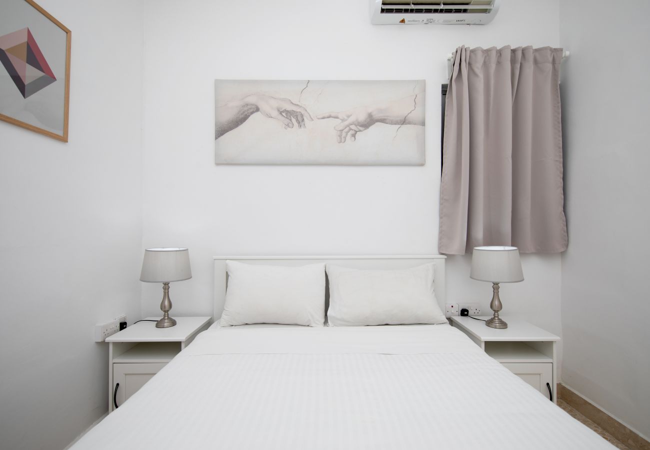 Apartamento en Sliema - Large 3bedroom apartment near rocky beach MCRE1-1