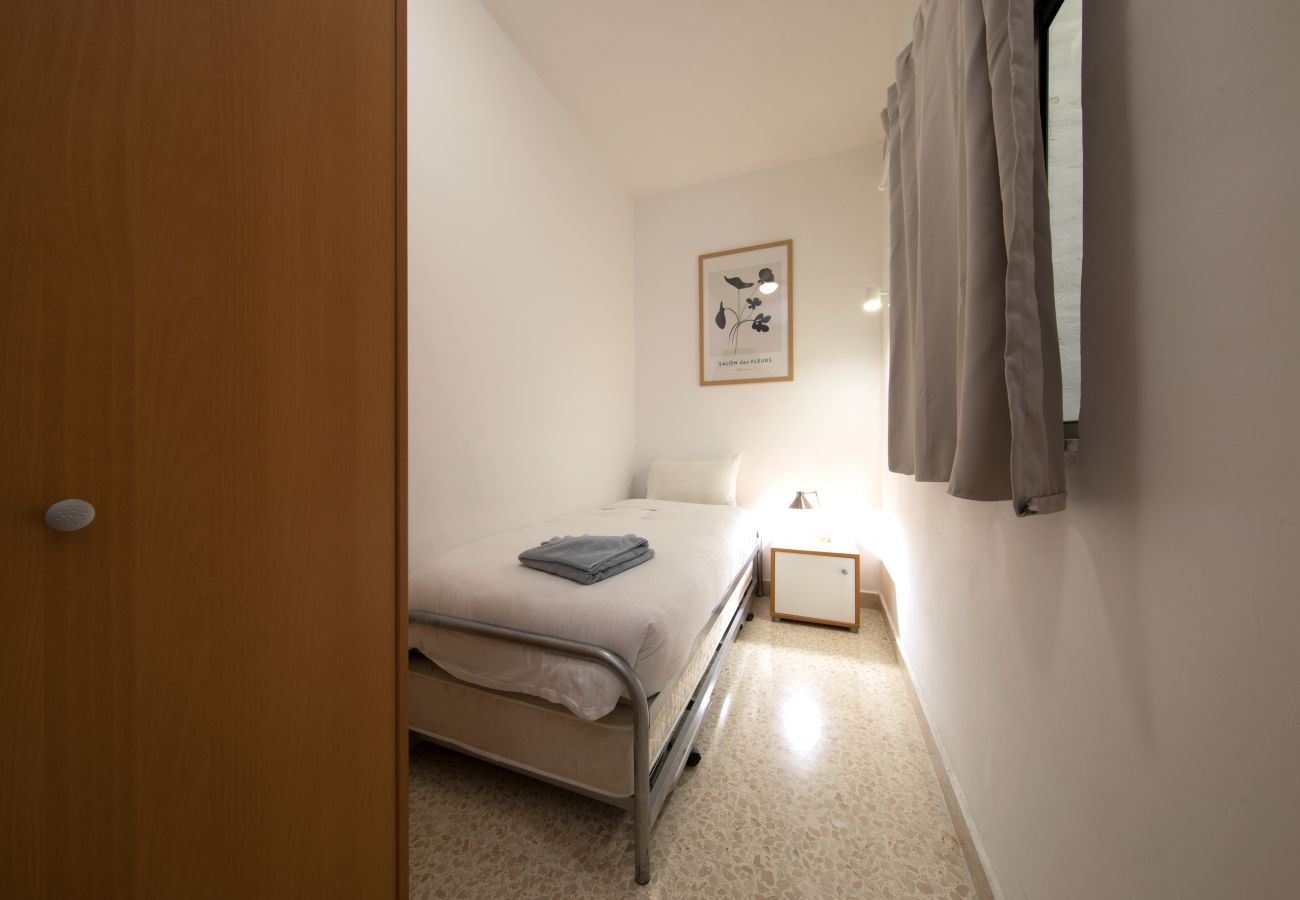Apartamento en Sliema - Large 3bedroom apartment near rocky beach MCRE1-1