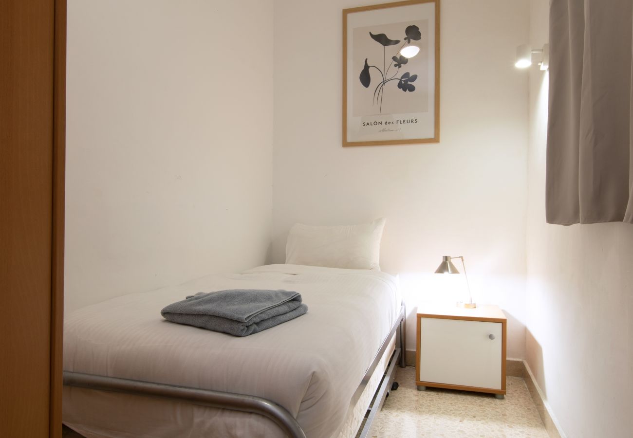 Apartamento en Sliema - Large 3bedroom apartment near rocky beach MCRE1-1