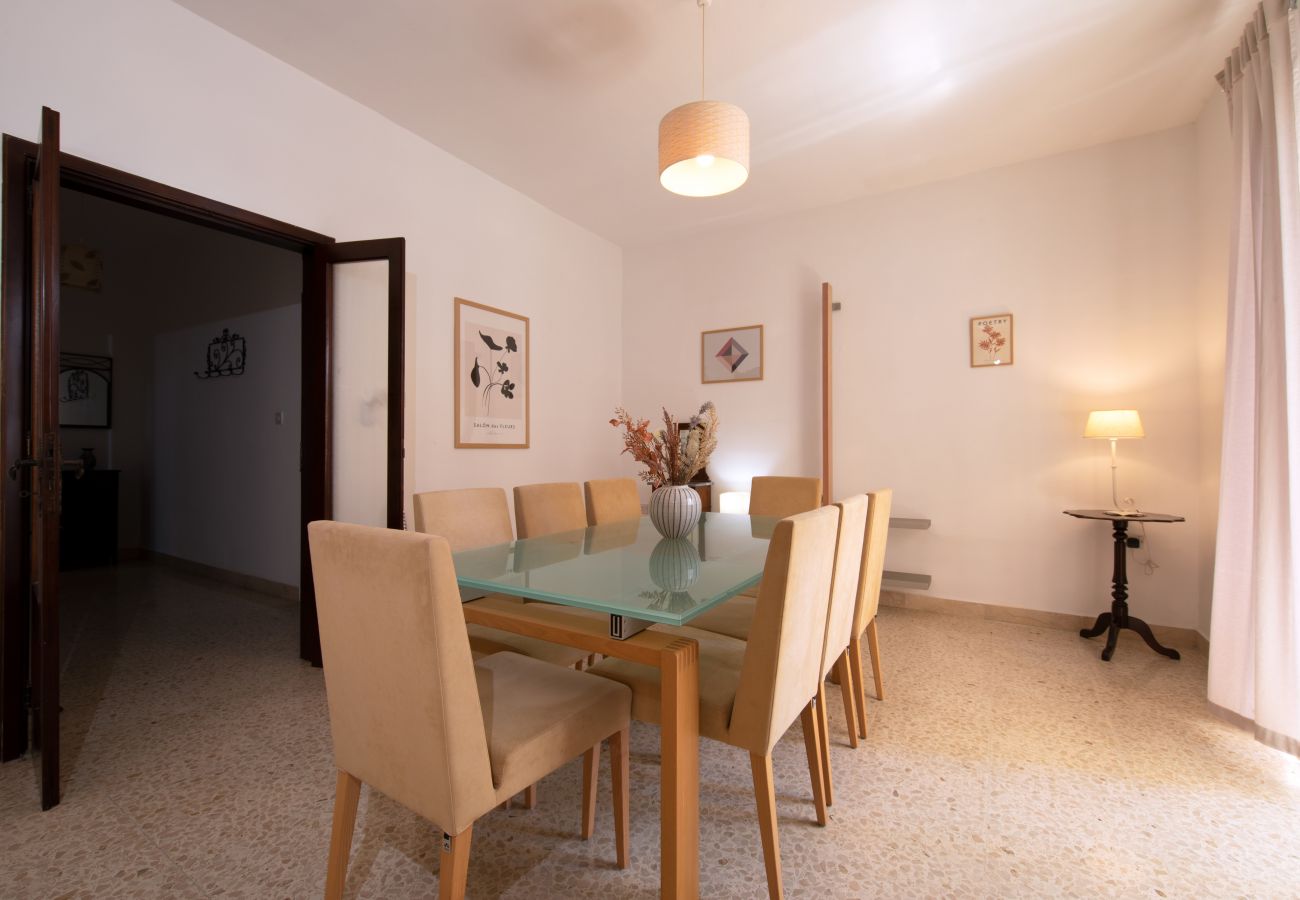 Apartamento en Sliema - Large 3bedroom apartment near rocky beach MCRE1-1