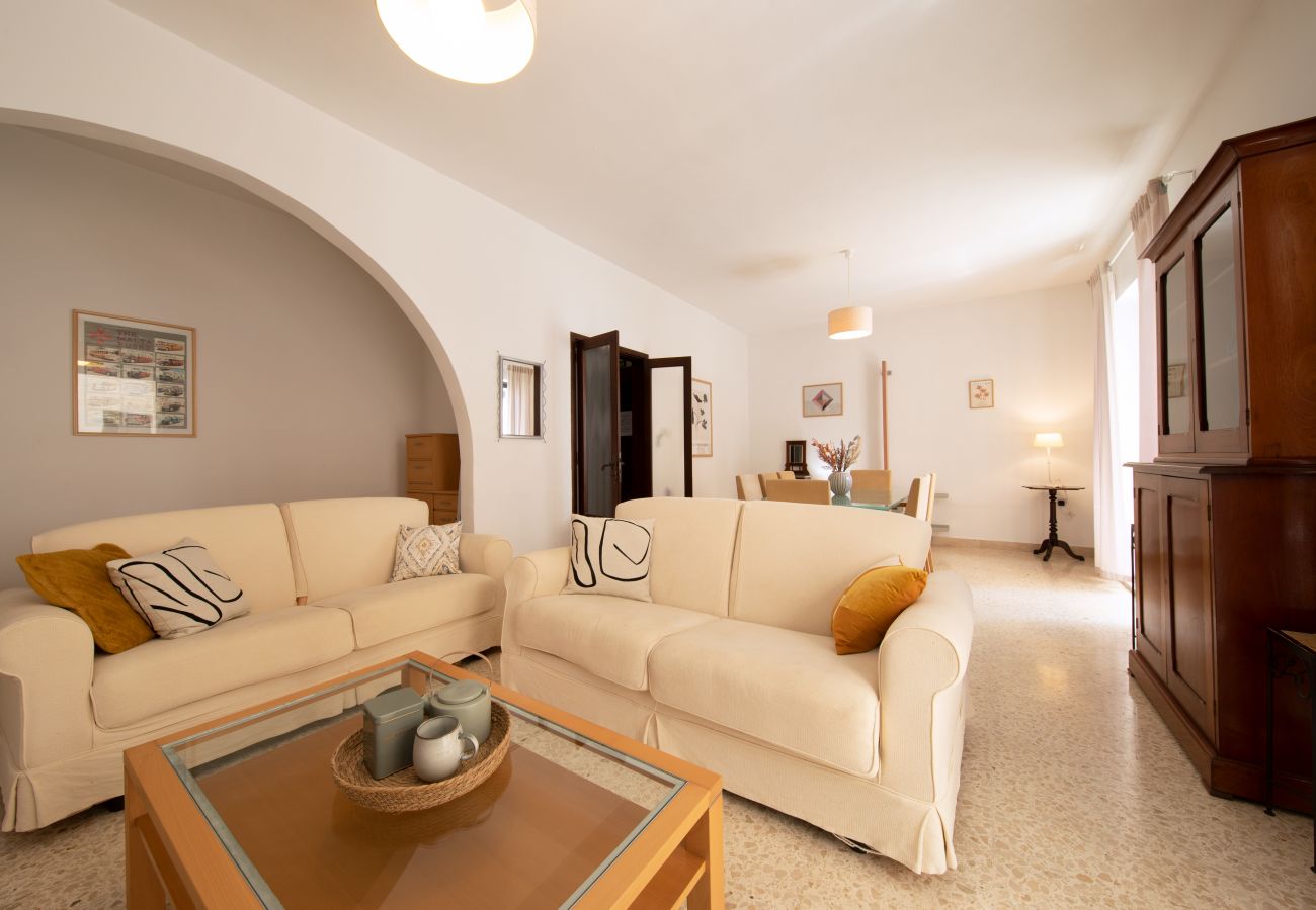 Apartamento en Sliema - Large 3bedroom apartment near rocky beach MCRE1-1