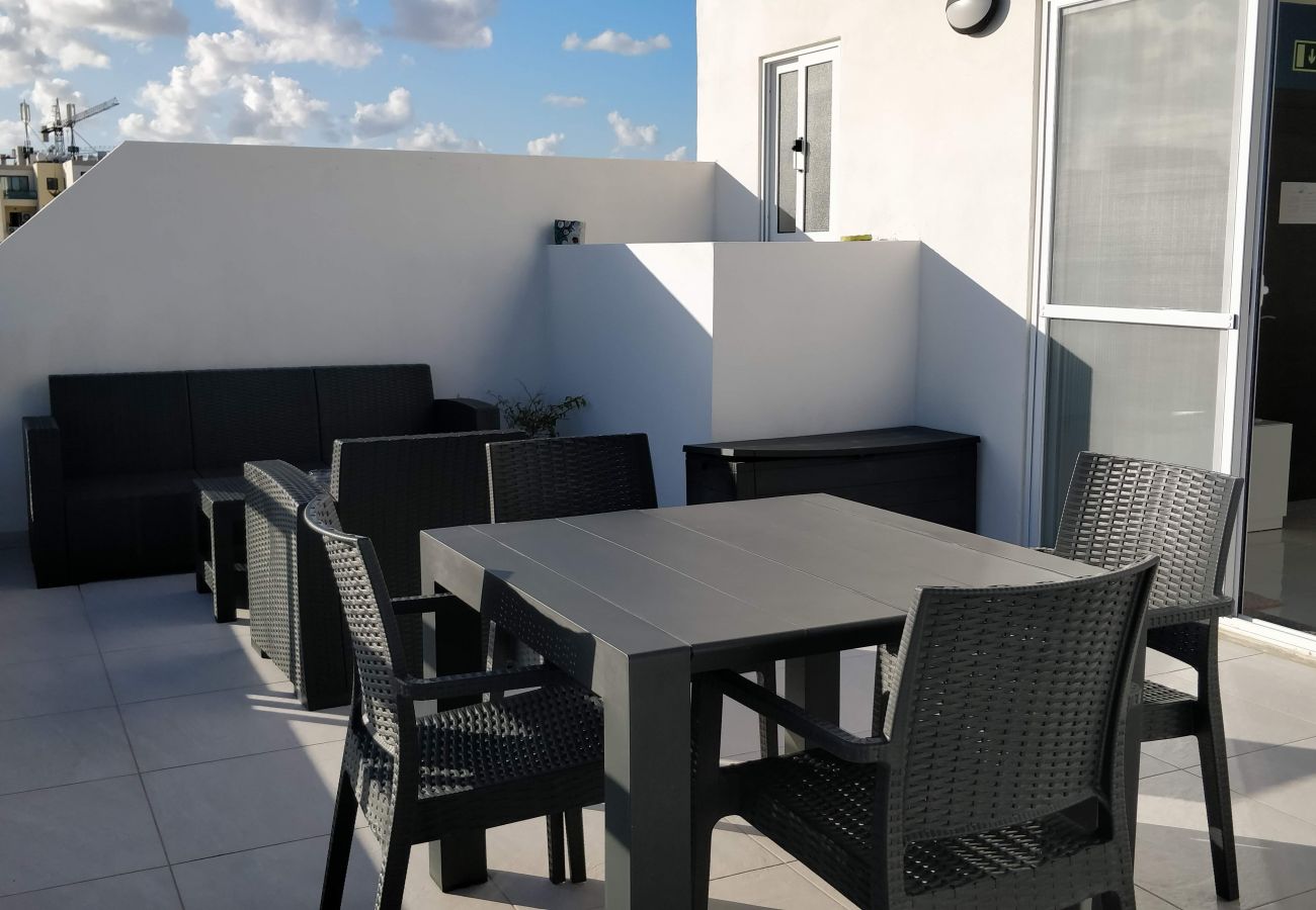 Apartamento en Marsaskala - Sea View Penthouse with large terrace IROM1-1