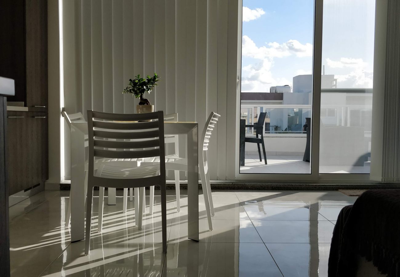 Apartamento en Marsaskala - Sea View Penthouse with large terrace IROM1-1
