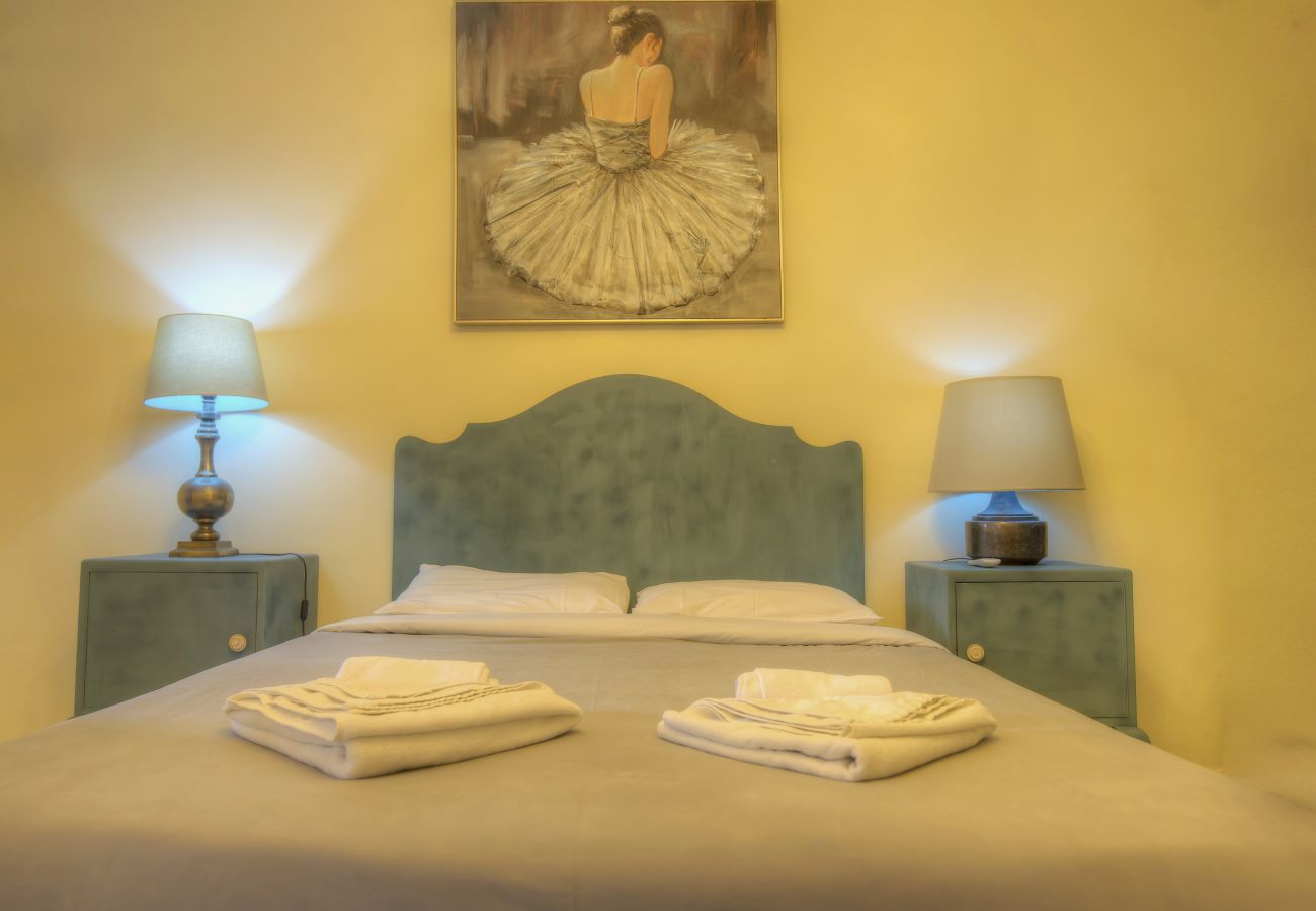 Apartamento en Sliema - Large 3bdm flat in the city, near the sea GOSLM-2