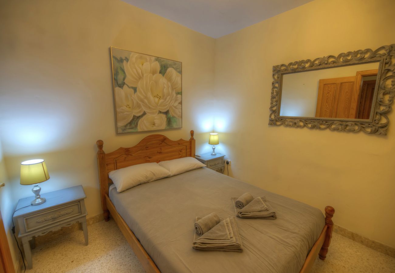 Apartamento en Sliema - Large 3bdm flat in the city, near the sea GOSLM-2