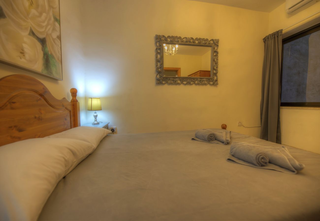 Apartamento en Sliema - Large 3bdm flat in the city, near the sea GOSLM-2