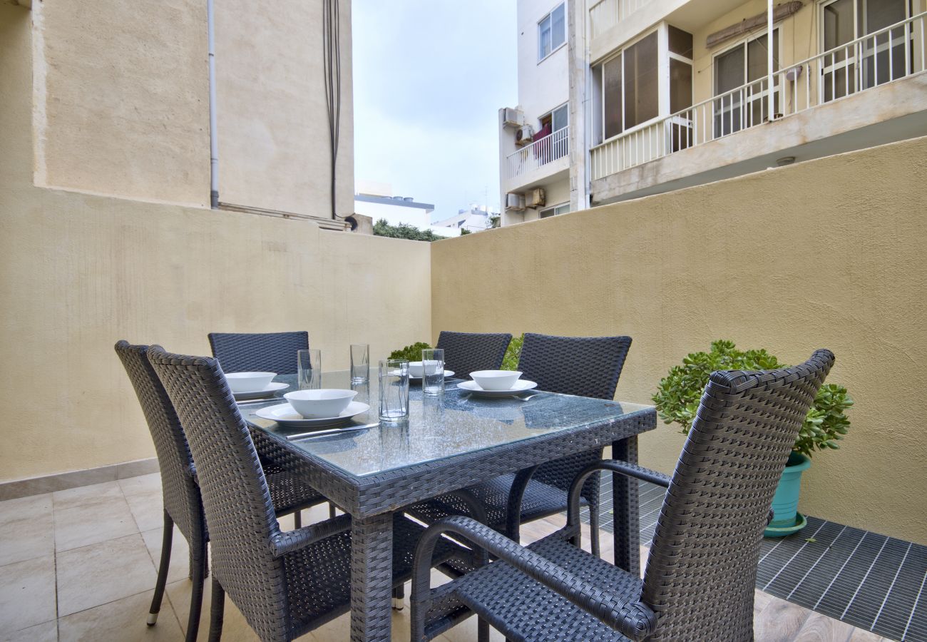 Apartamento en Sliema - Spacious 3bdm apartment with large terrace DDIF1-1