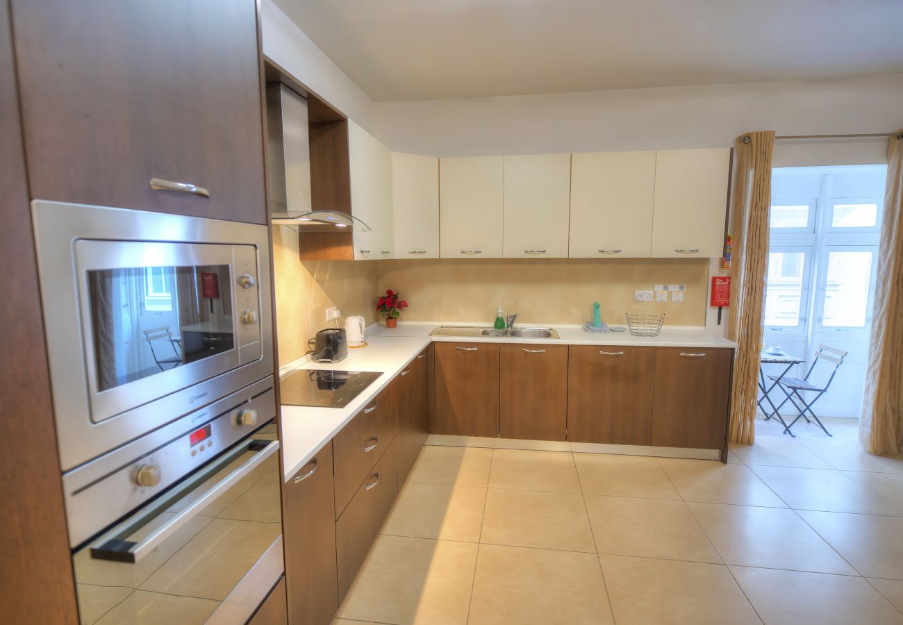 Apartamento en Sliema - Spacious 3bdm apartment with large terrace DDIF1-1