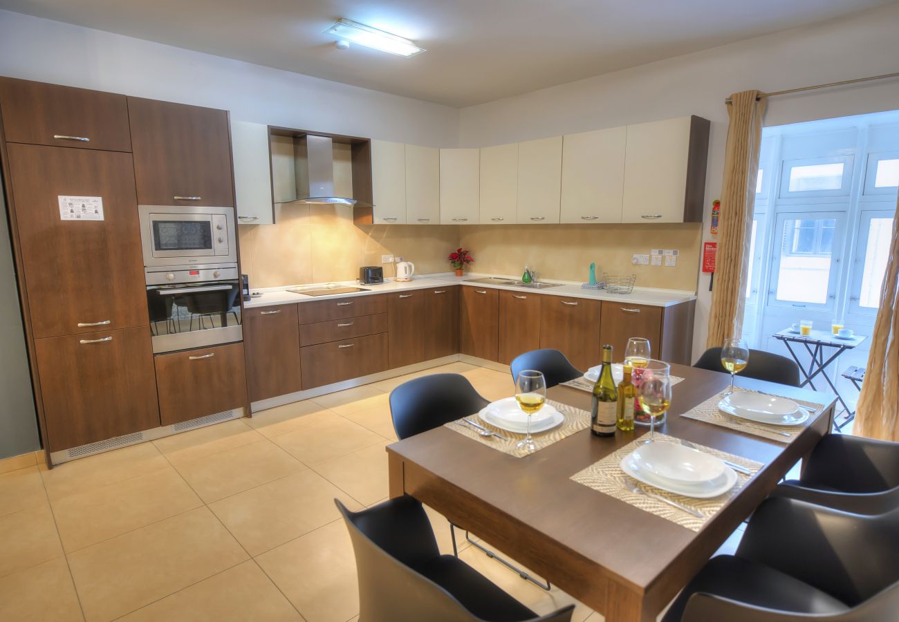 Apartamento en Sliema - Spacious 3bdm apartment with large terrace DDIF1-1