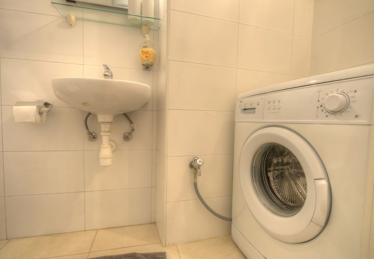 Apartamento en St Julian's - Studio apartment seconds from Balluta Bay IPAP1-1