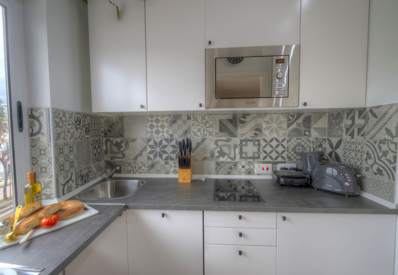 Apartamento en St Julian's - Studio apartment seconds from Balluta Bay IPAP1-1