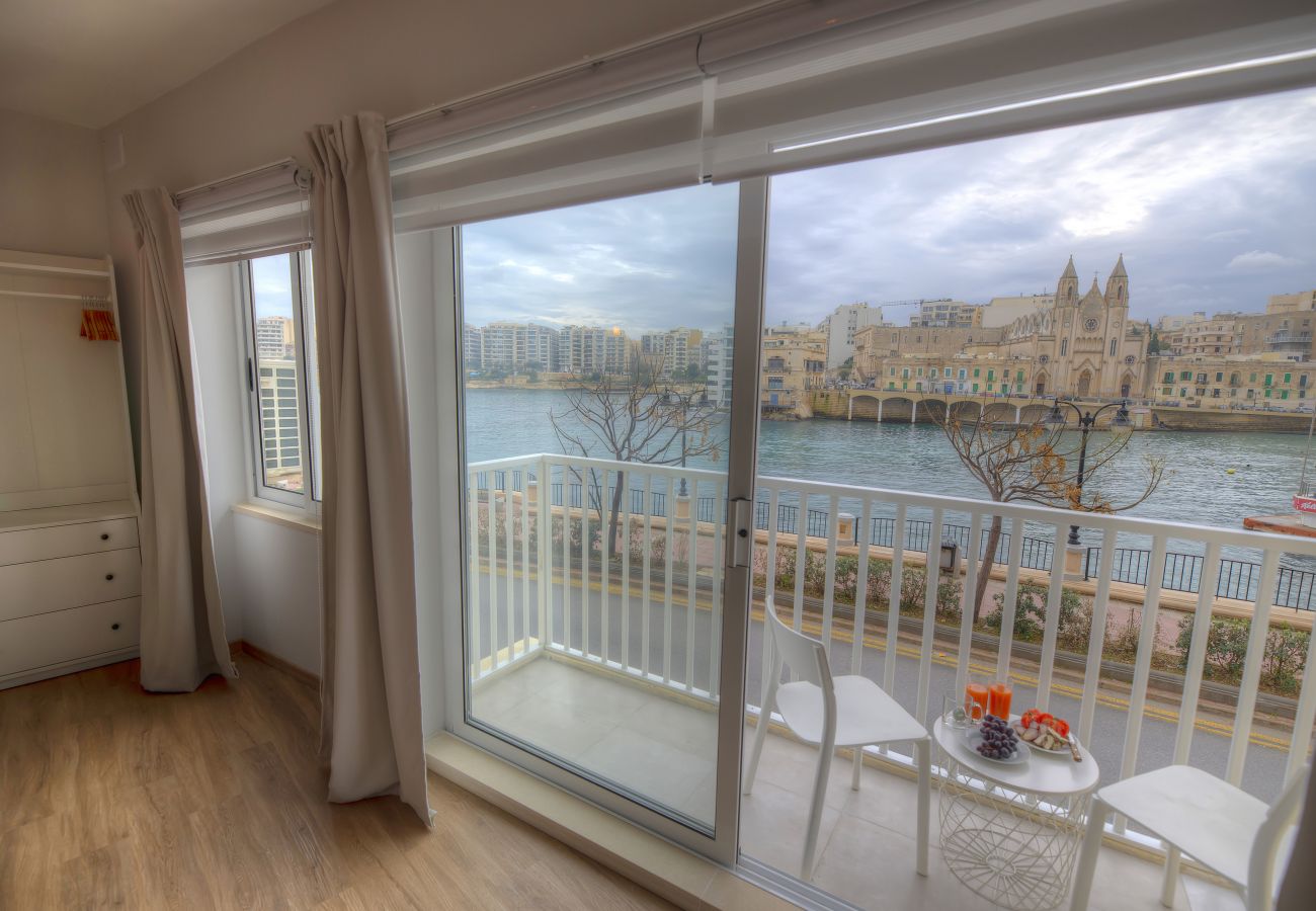 Apartamento en St Julian's - Studio apartment seconds from Balluta Bay IPAP1-1