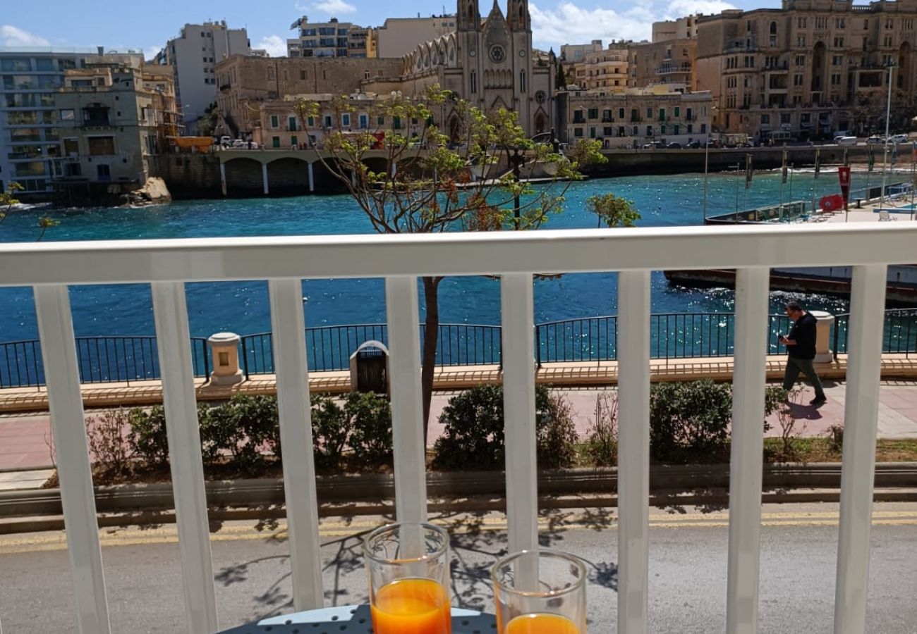 Apartamento en St Julian's - Studio apartment seconds from Balluta Bay IPAP1-1