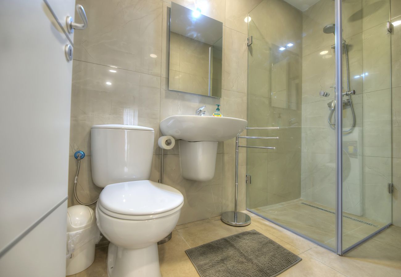 Apartamento en Gzira - Tastefully furnished 2 bedroom apartment DDIF1-2