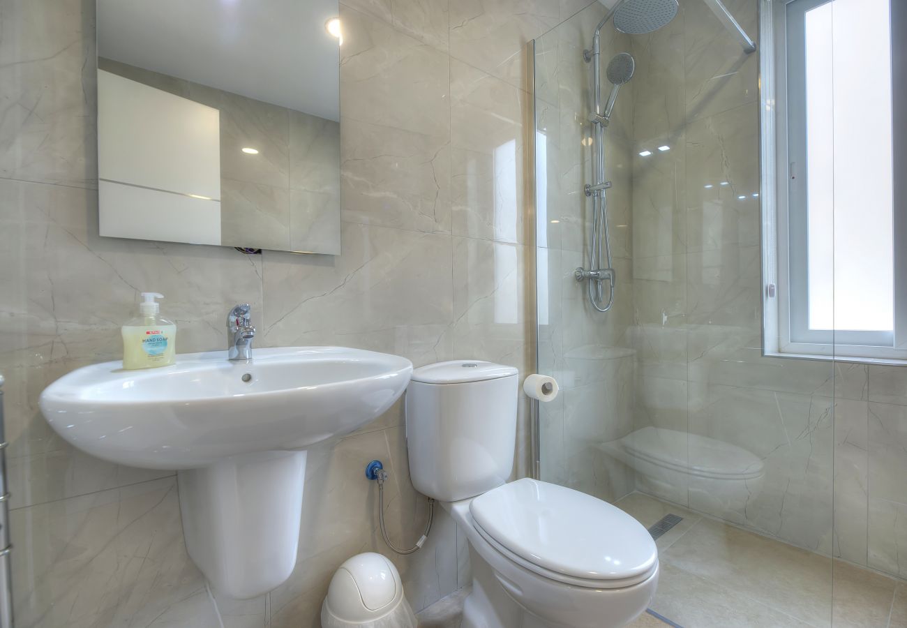 Apartamento en Gzira - Beautifully furnished 2 bedroom apartment DDIF1-3