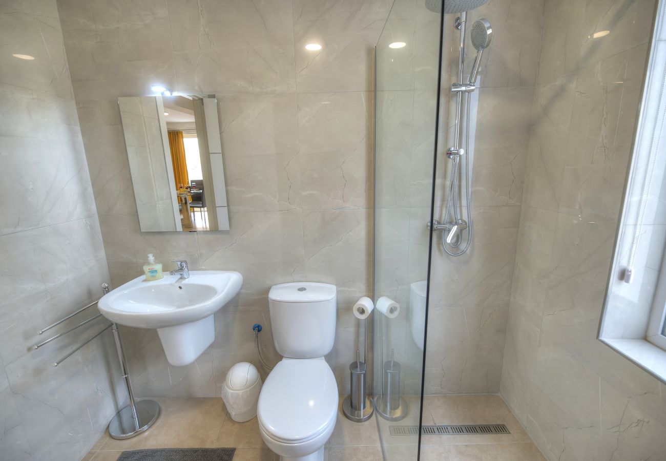 Apartamento en Gzira - Beautifully furnished 2 bedroom apartment DDIF1-3