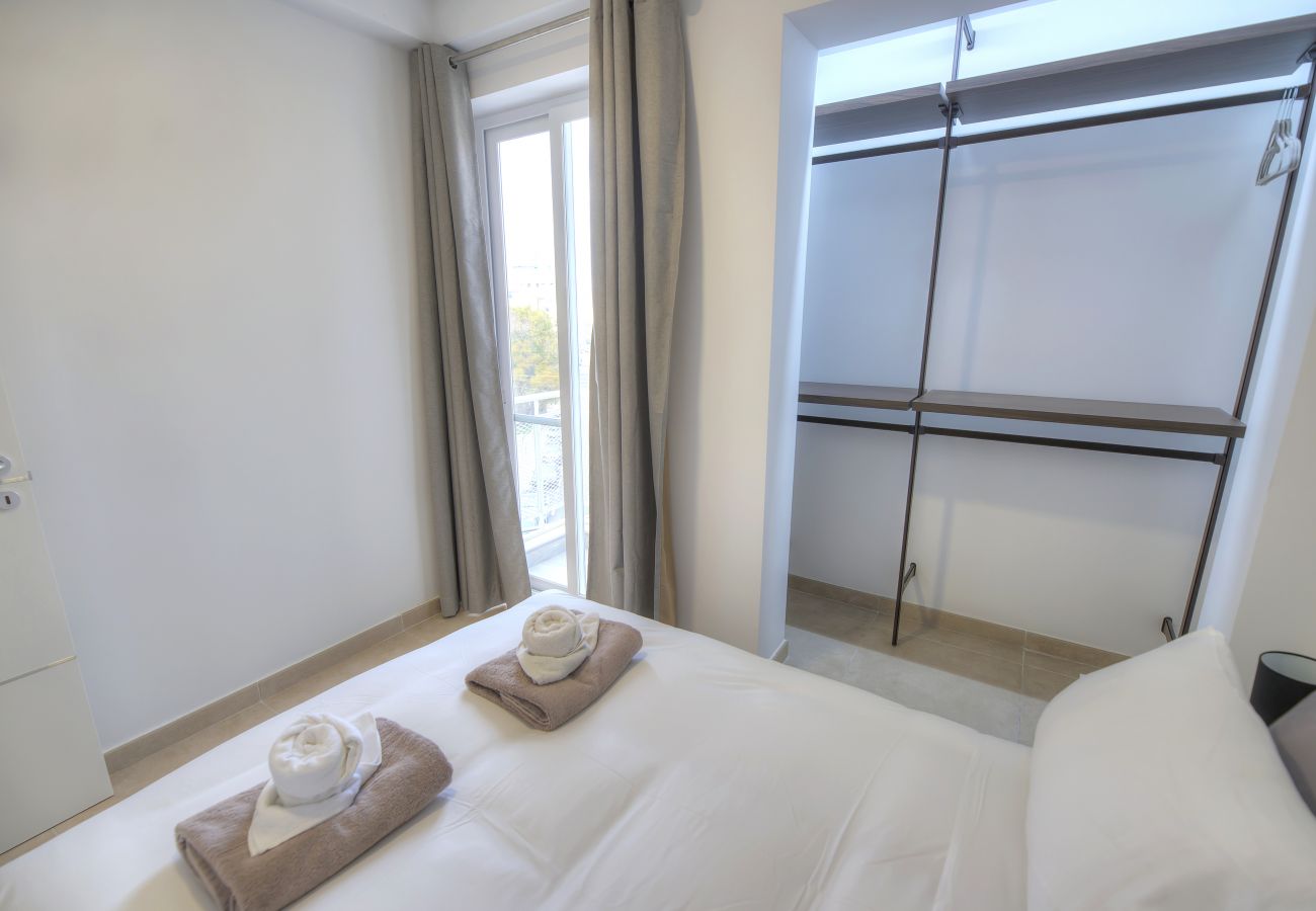 Apartamento en Gzira - Beautifully furnished 2 bedroom apartment DDIF1-3