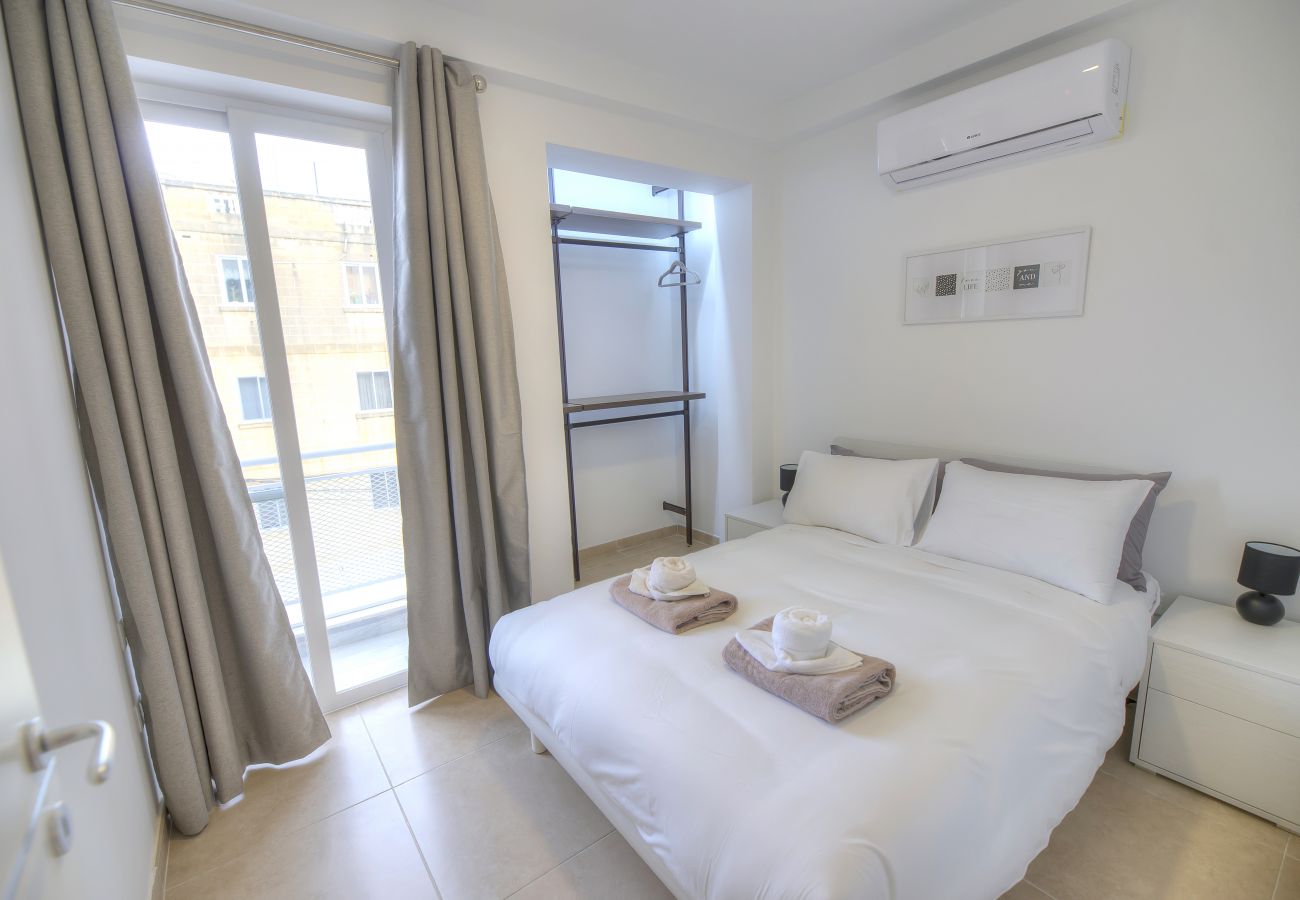 Apartamento en Gzira - Beautifully furnished 2 bedroom apartment DDIF1-3