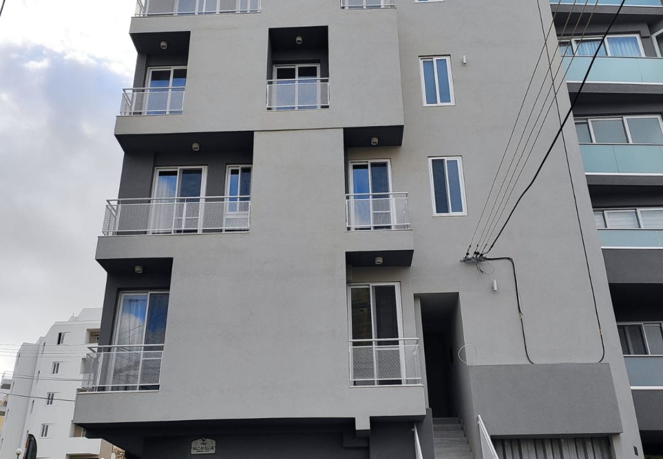 Apartamento en Gzira - Beautifully furnished 2 bedroom apartment DDIF1-3