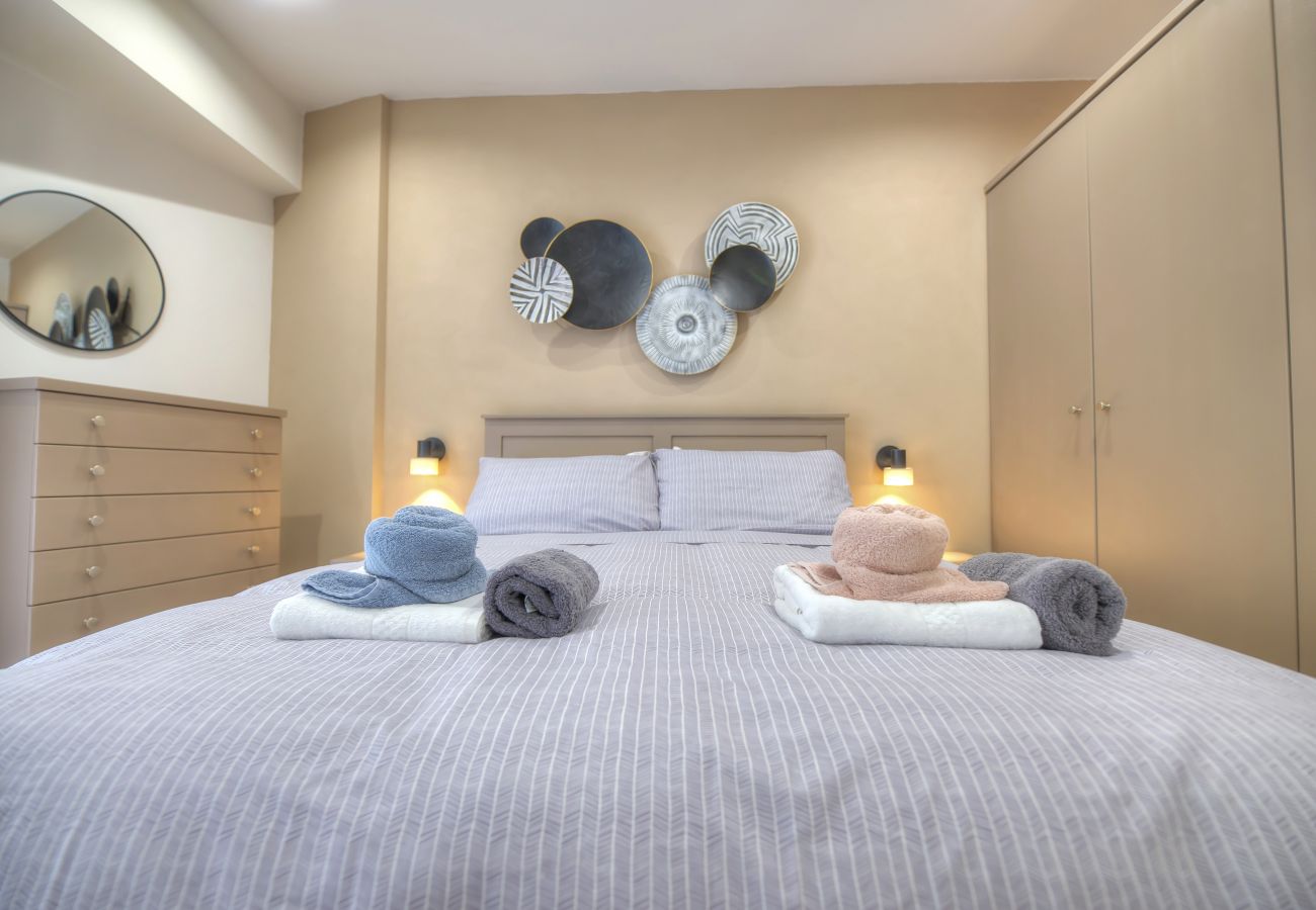 Apartamento en St Julian's - Chic flat with terrace in uptown Portomaso DDIF1-4