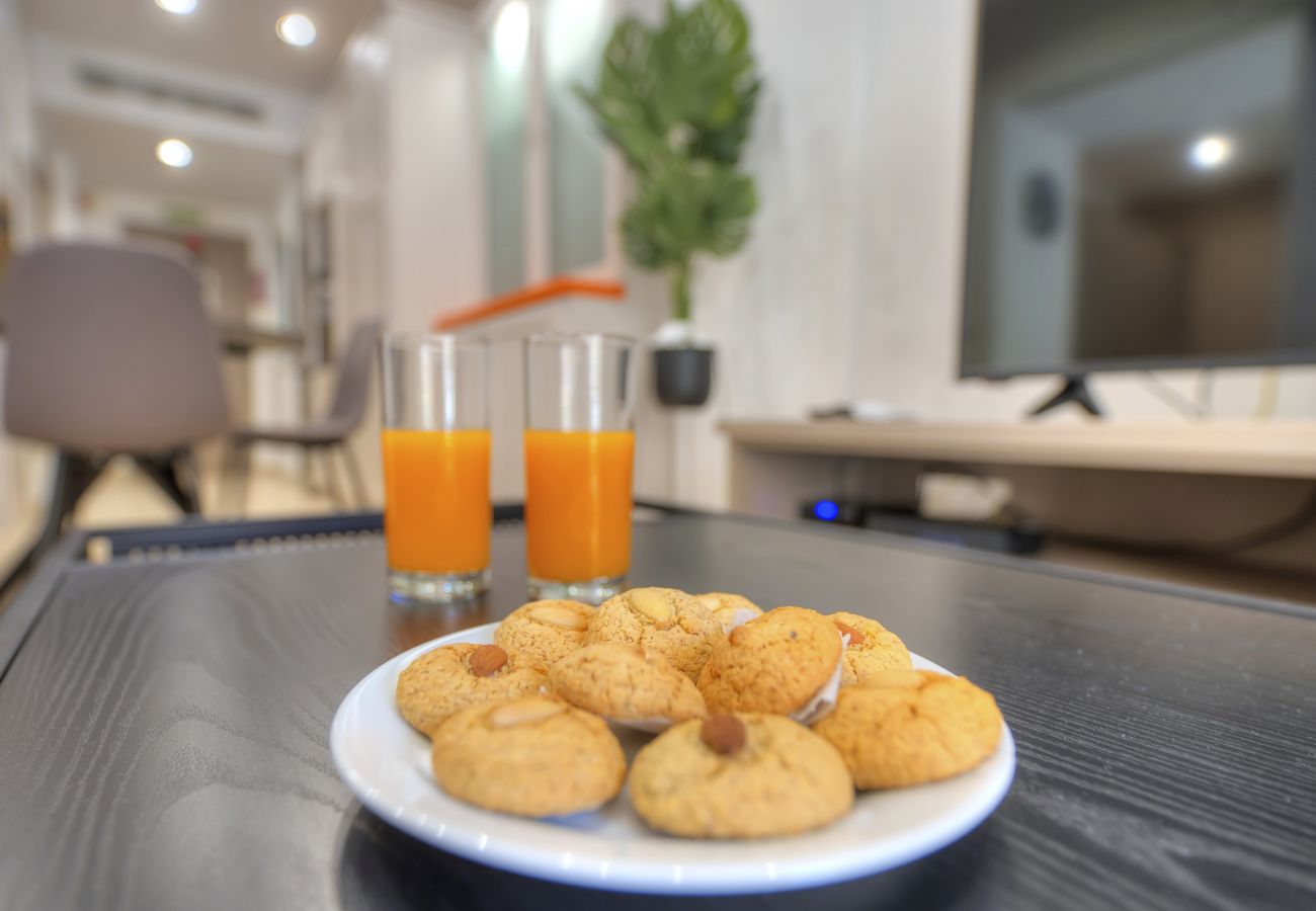 Apartamento en St Julian's - Chic flat with terrace in uptown Portomaso DDIF1-4