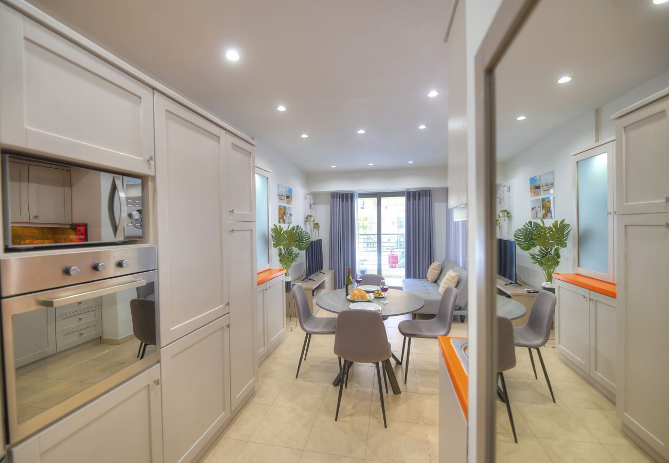 Apartamento en St Julian's - Chic flat with terrace in uptown Portomaso DDIF1-4