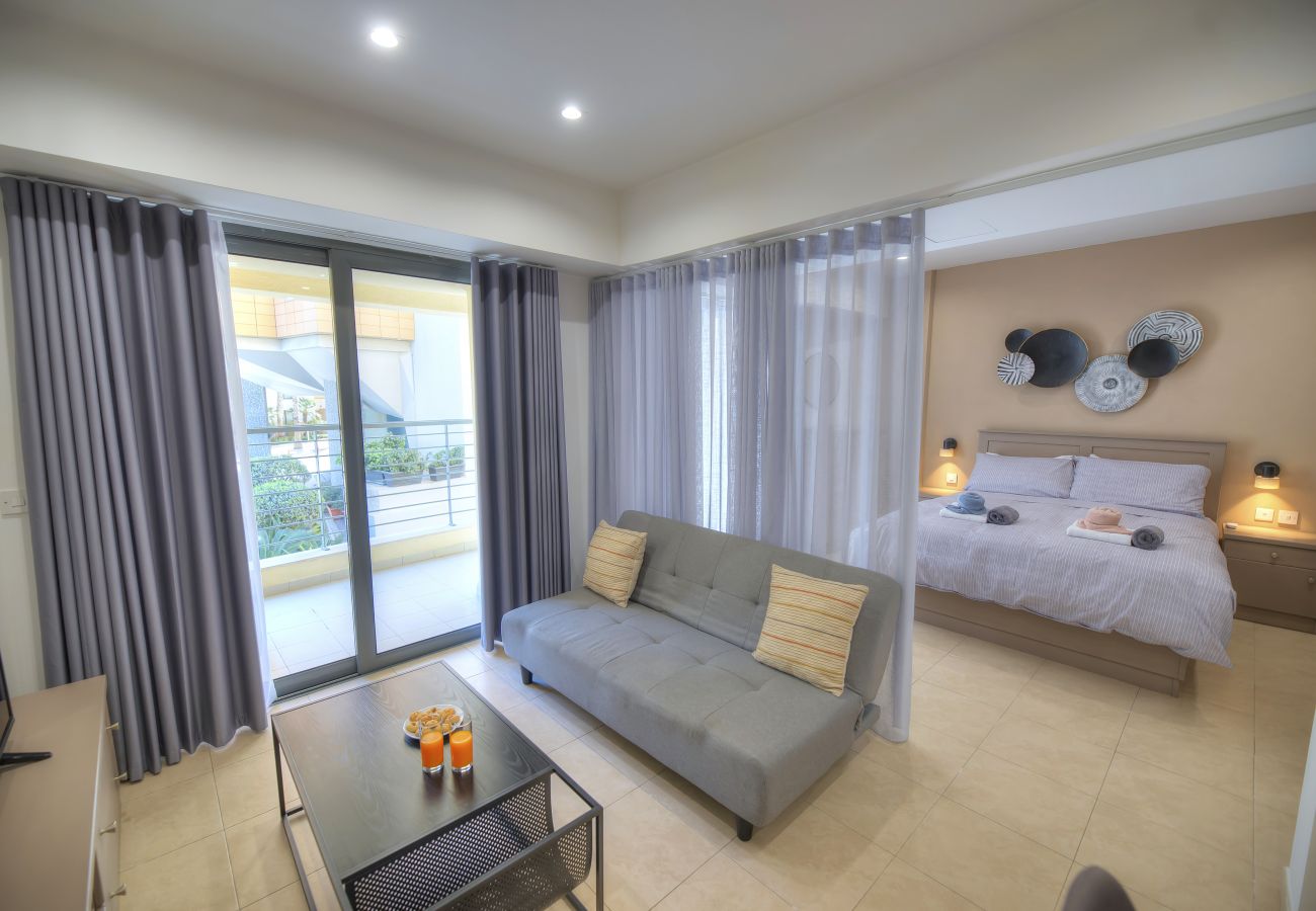 Apartamento en St Julian's - Chic flat with terrace in uptown Portomaso DDIF1-4