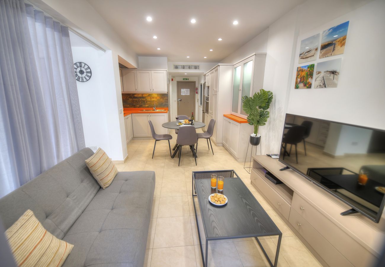 Apartamento en St Julian's - Chic flat with terrace in uptown Portomaso DDIF1-4