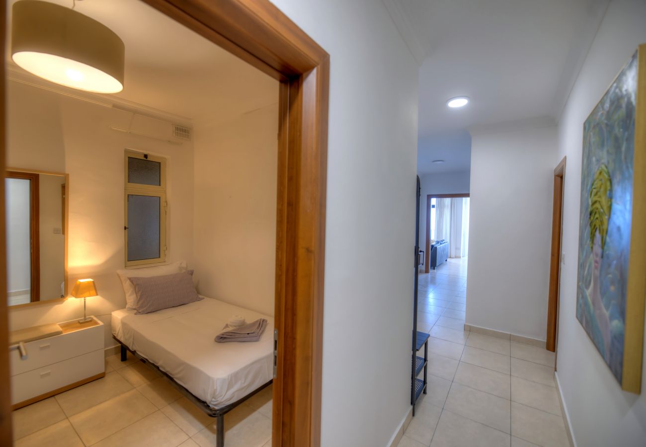 Apartamento en Sliema - Seafront apartment in the heart of Sliema MMAI2
