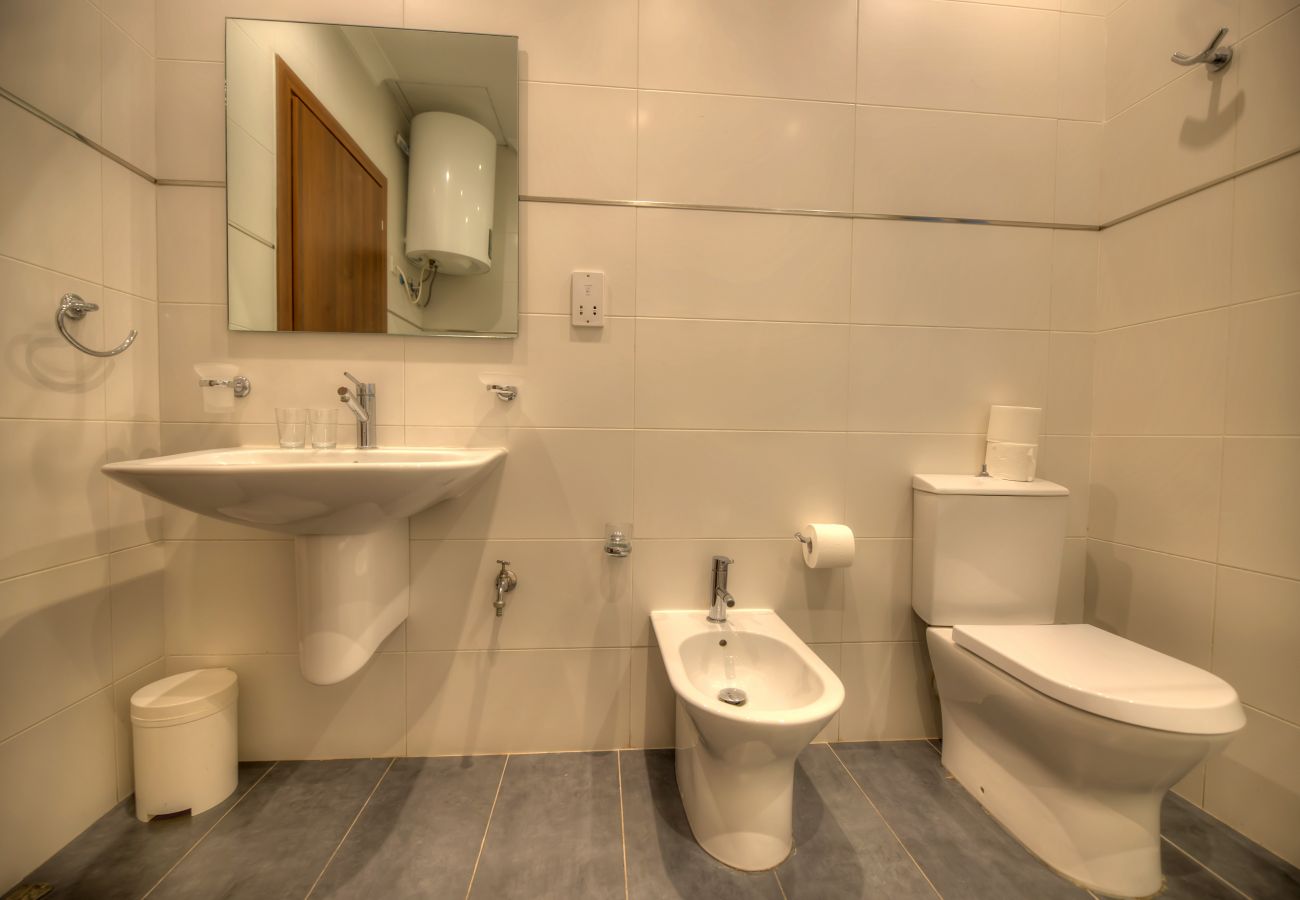 Apartamento en Sliema - Seafront apartment in the heart of Sliema MMAI2