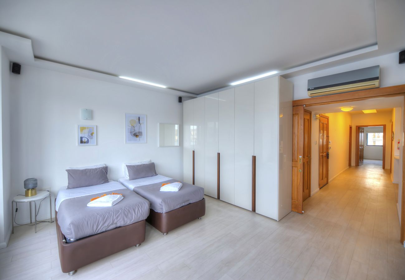 Apartamento en Sliema - Spacious apartment with breathtaking views GOSLM5