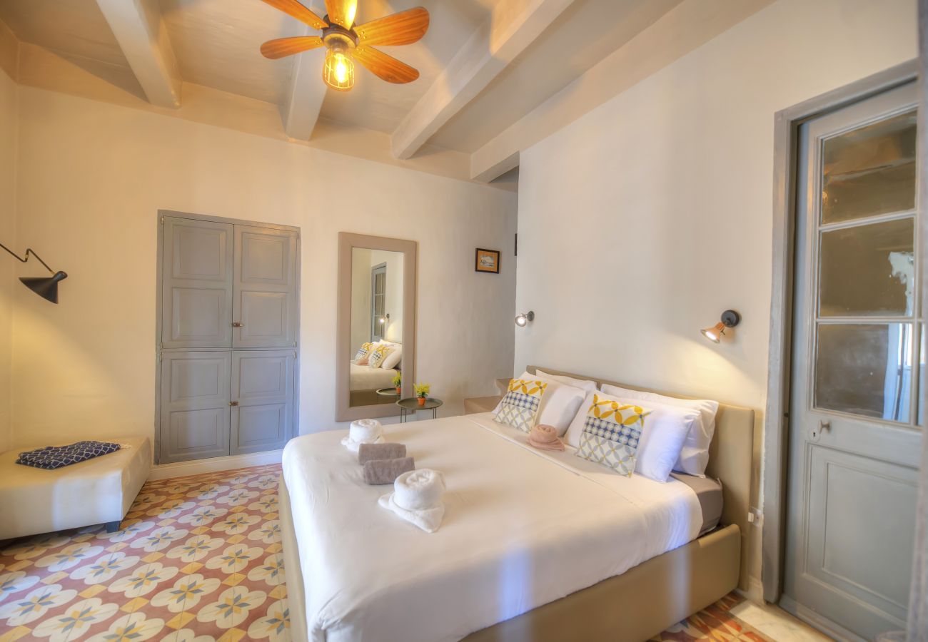Apartamento en Valletta - Charming & traditional apartment in Valletta ESCH2