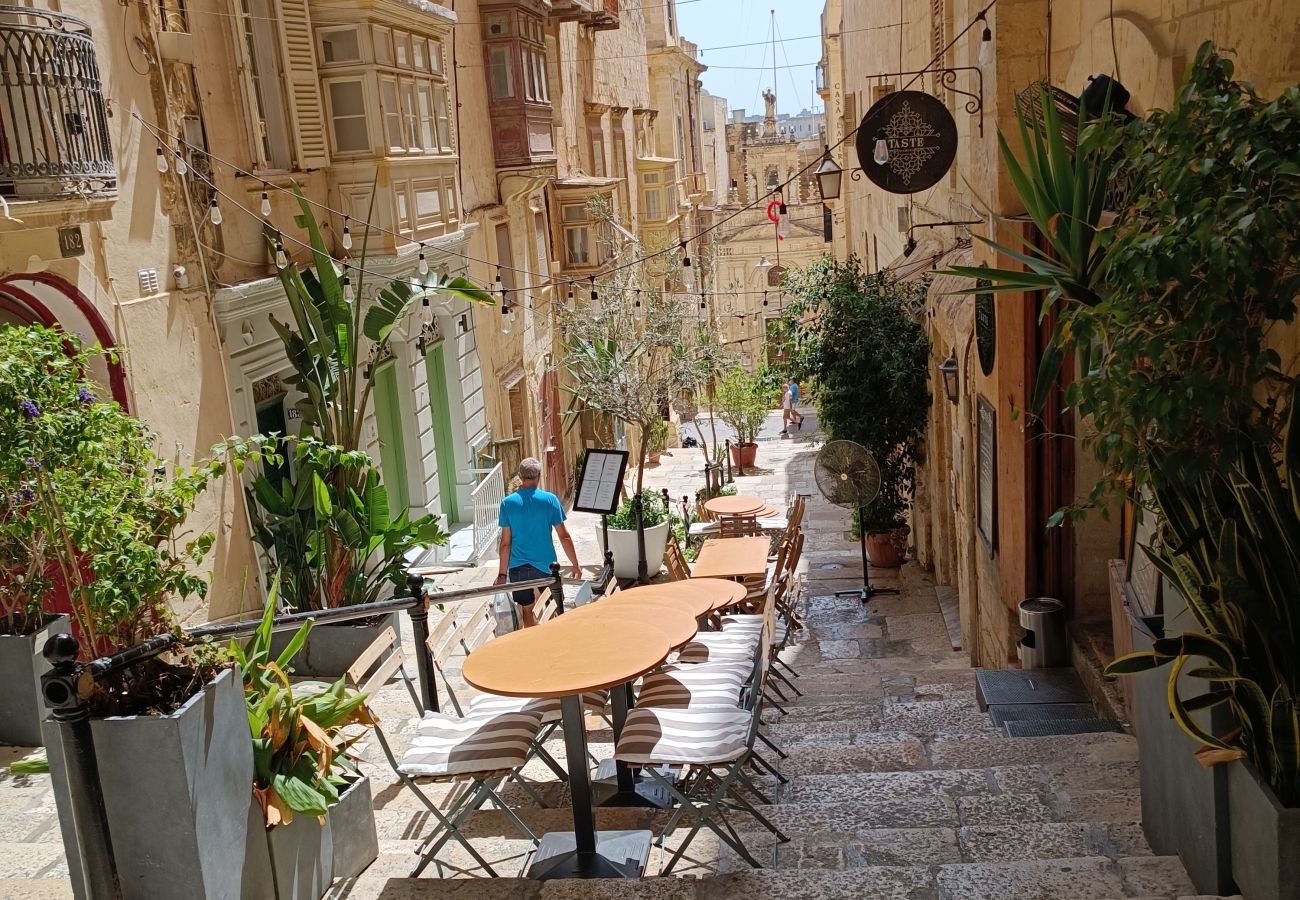Apartamento en Valletta - Charming & traditional apartment in Valletta ESCH2