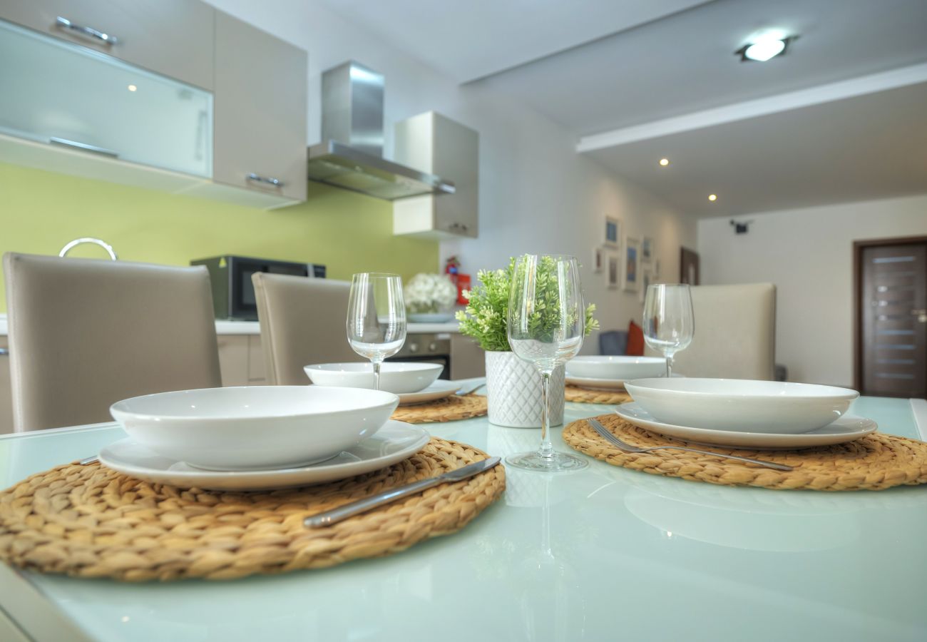 Apartamento en Sliema - Bright & Large 2bedrooms in Sliema center MPOR1-1