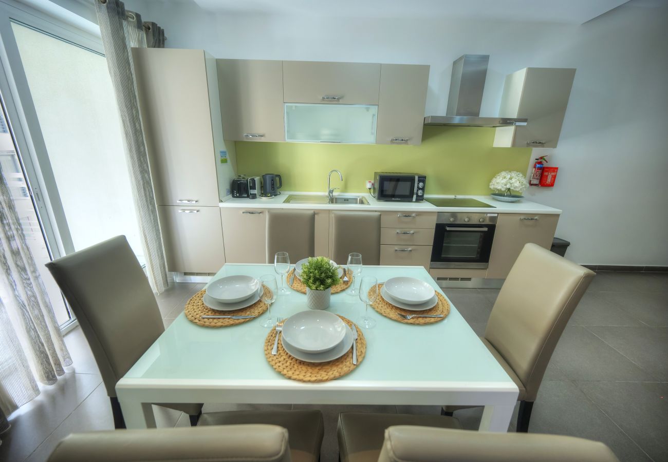 Apartamento en Sliema - Bright & Large 2bedrooms in Sliema center MPOR1-1