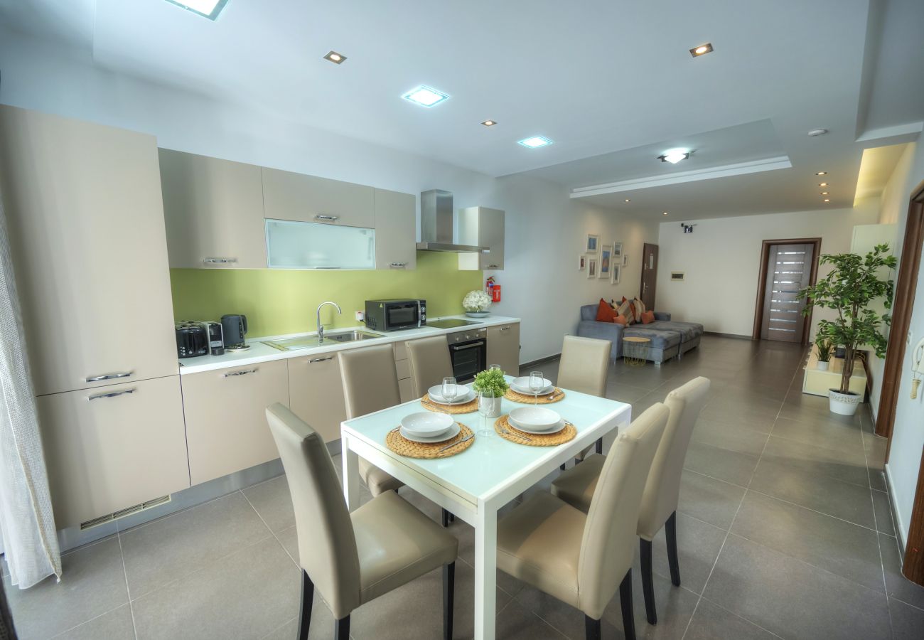 Apartamento en Sliema - Bright & Large 2bedrooms in Sliema center MPOR1-1