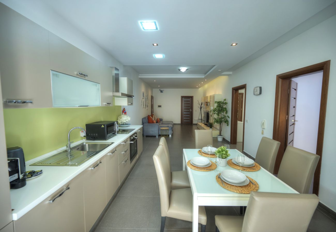 Apartamento en Sliema - Bright & Large 2bedrooms in Sliema center MPOR1-1