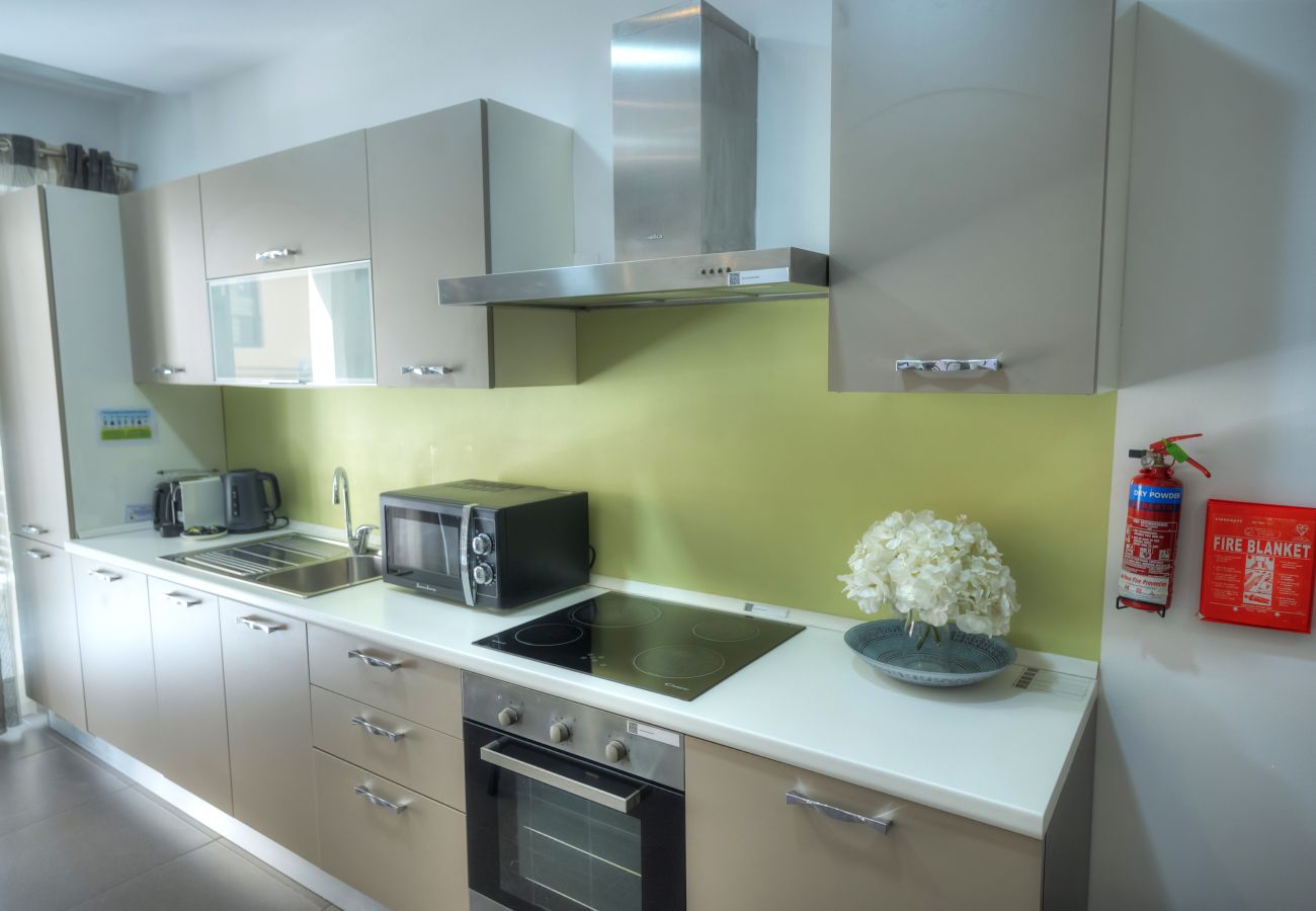 Apartamento en Sliema - Bright & Large 2bedrooms in Sliema center MPOR1-1