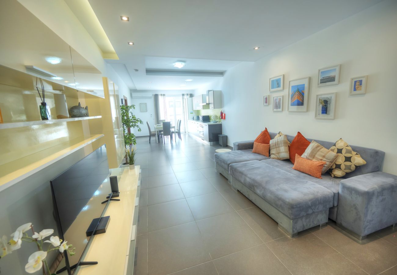Apartamento en Sliema - Bright & Large 2bedrooms in Sliema center MPOR1-1