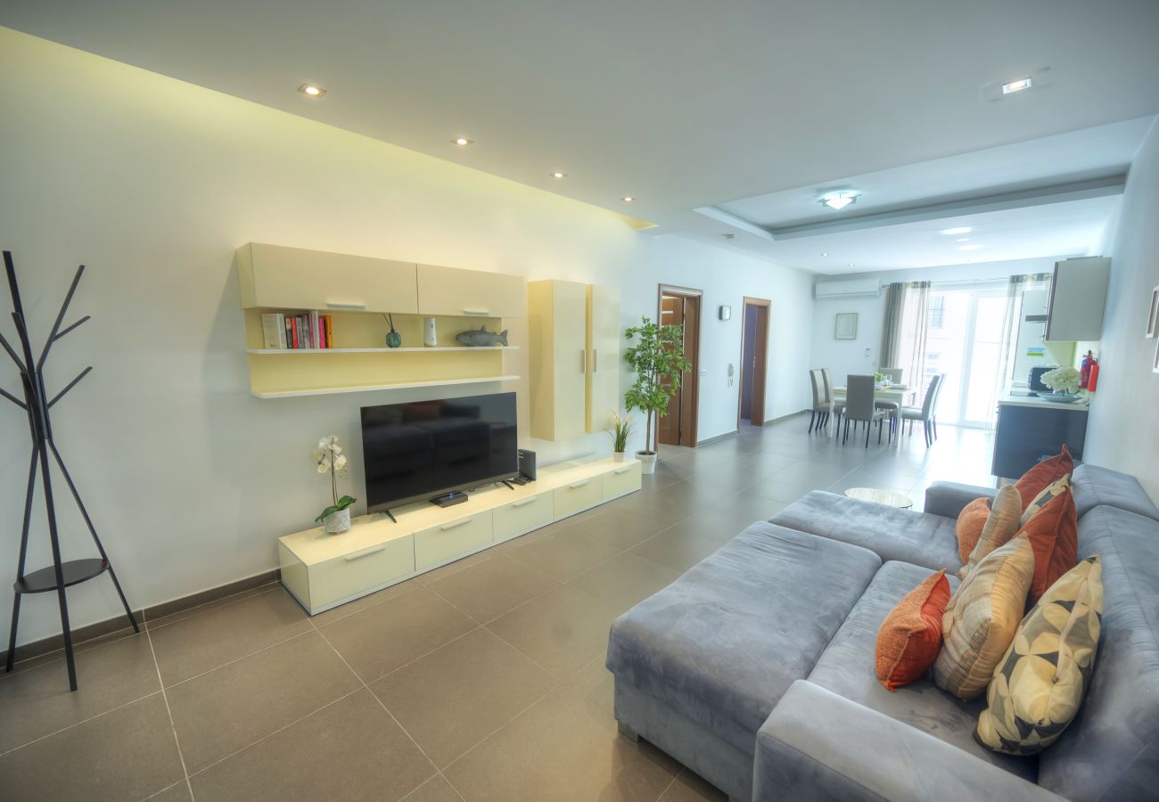Apartamento en Sliema - Bright & Large 2bedrooms in Sliema center MPOR1-1