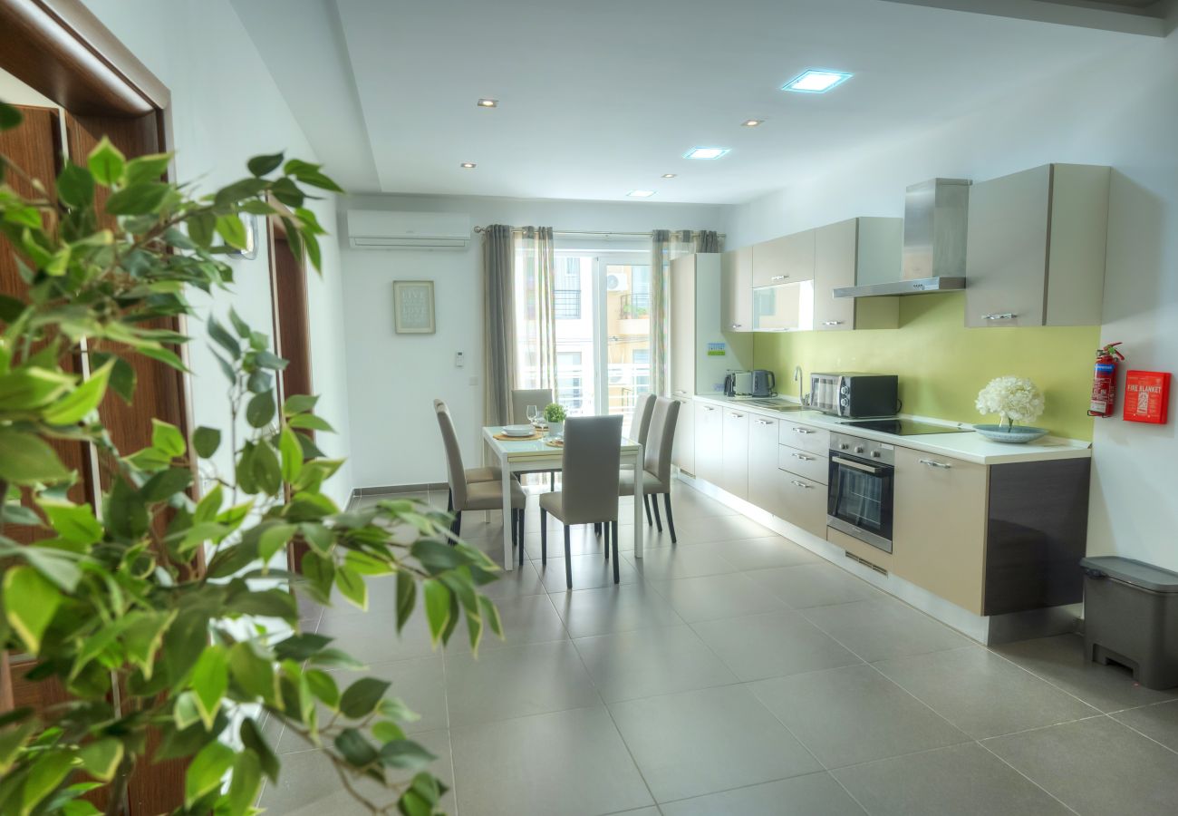 Apartamento en Sliema - Bright & Large 2bedrooms in Sliema center MPOR1-1