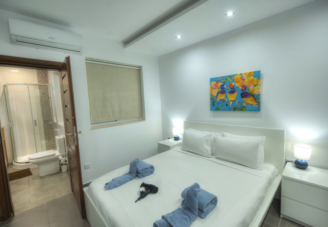 Apartamento en Sliema - Bright & Large 2bedrooms in Sliema center MPOR1-1