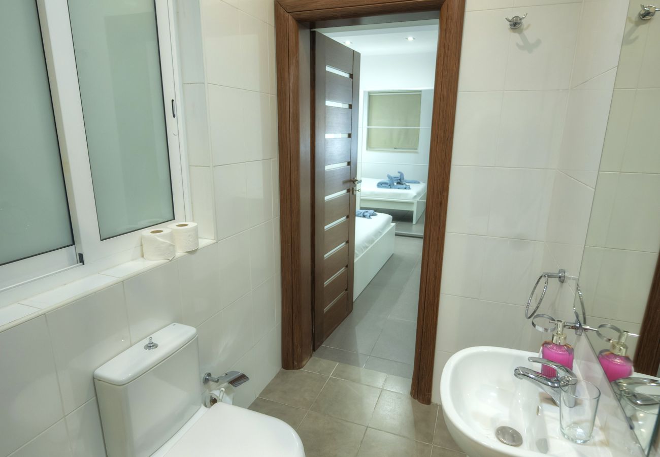 Apartamento en Sliema - Bright & Large 2bedrooms in Sliema center MPOR1-1