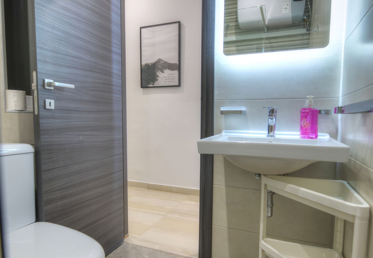 Apartamento en St Julian's - Modern and bright 2bedroom with terrace SARD1-1