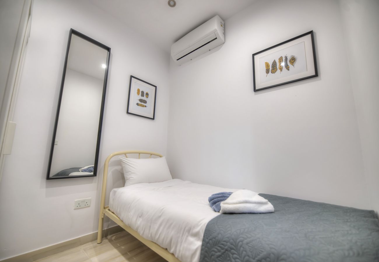 Apartamento en St Julian's - Modern and bright 2bedroom with terrace SARD1-1